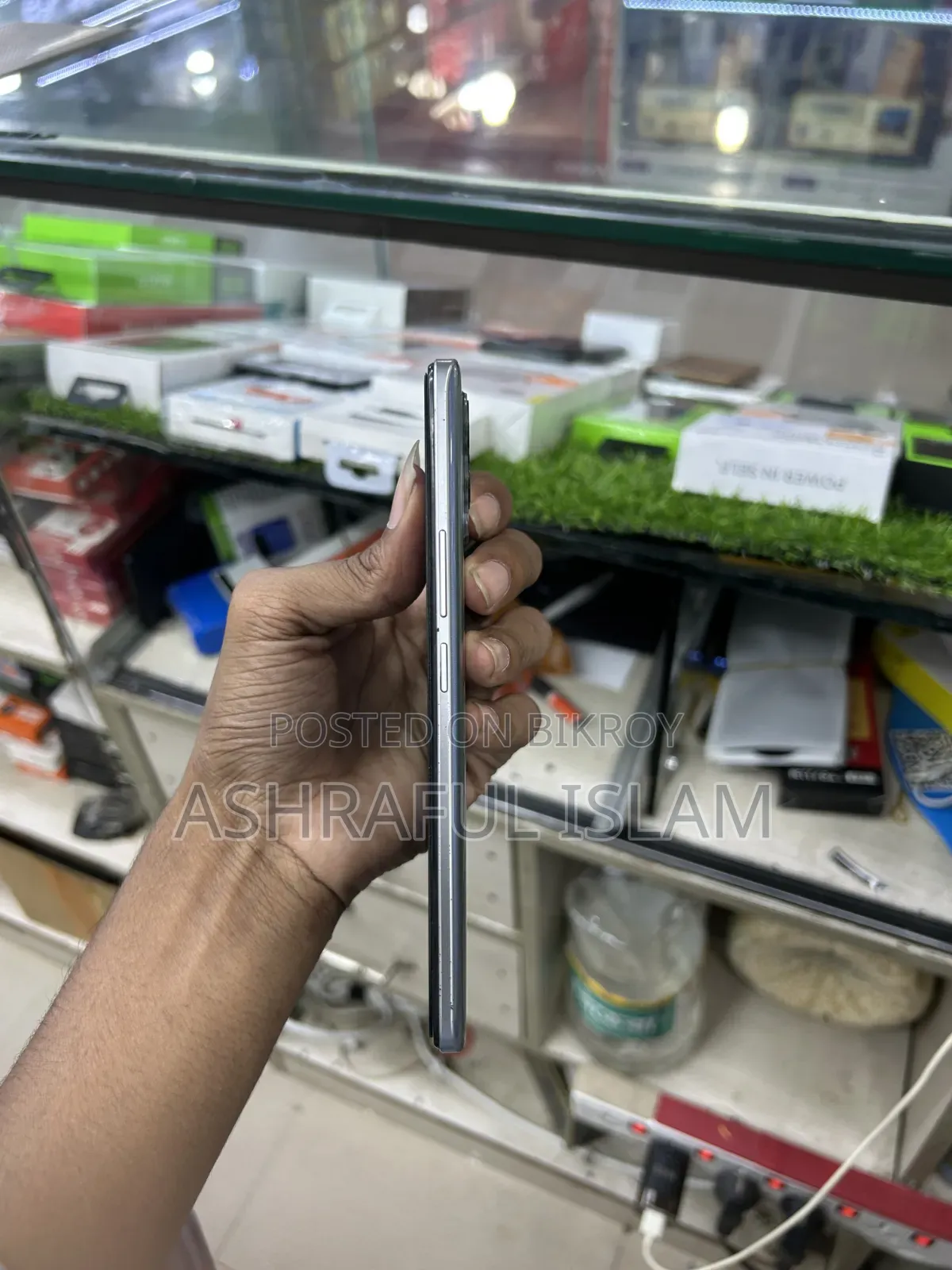 রিয়েলমি ৮ প্রো ১২৮ জিবি হোয়াইট