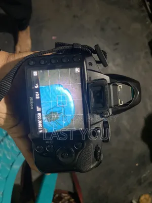 ডিএসএলআর ক্যামেরা, নিকন ডি ৩২০০