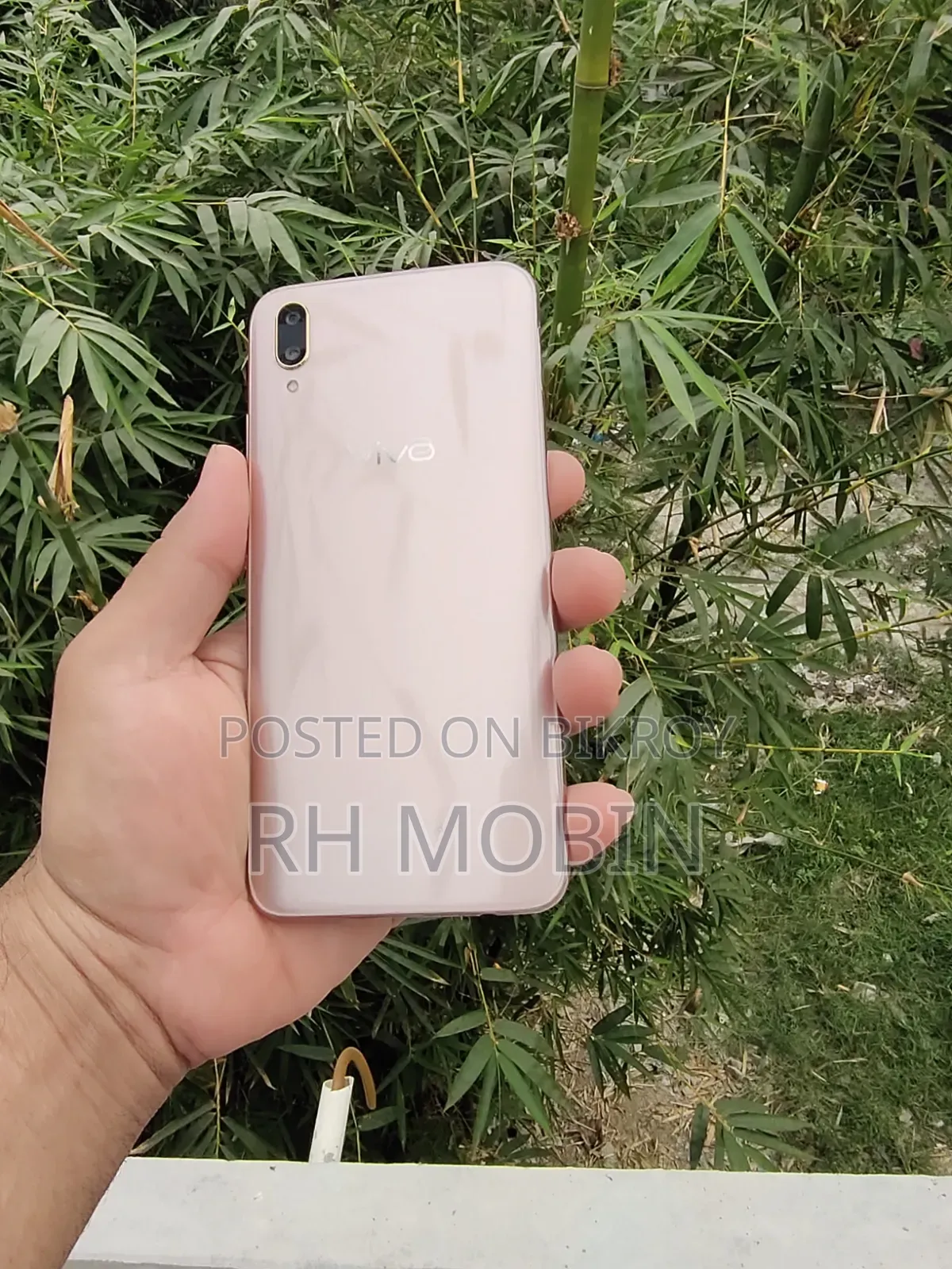 Vivo 64 GB Gold