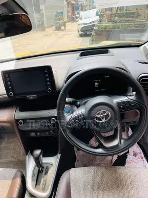Toyota Yaris Cross 2021 Gold