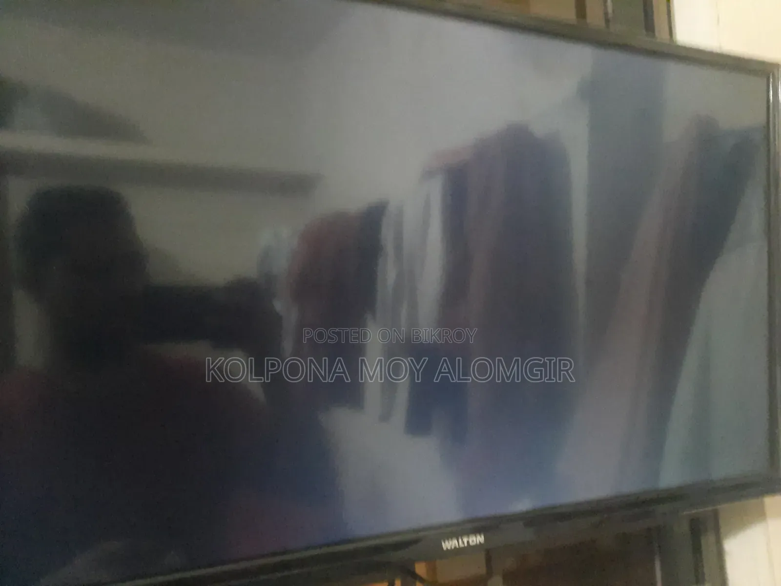 Walton 32-inch TV