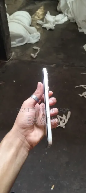 Realme C75 256 GB Yellow