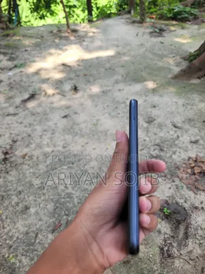 Realme 4 GB Black