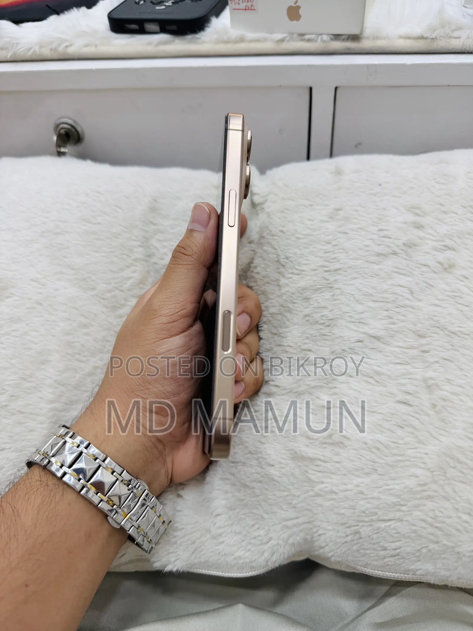 অ্যাপল আইফোন ১৬ প্রো ম্যাক্স ২৫৬ জিবি গোল্ড