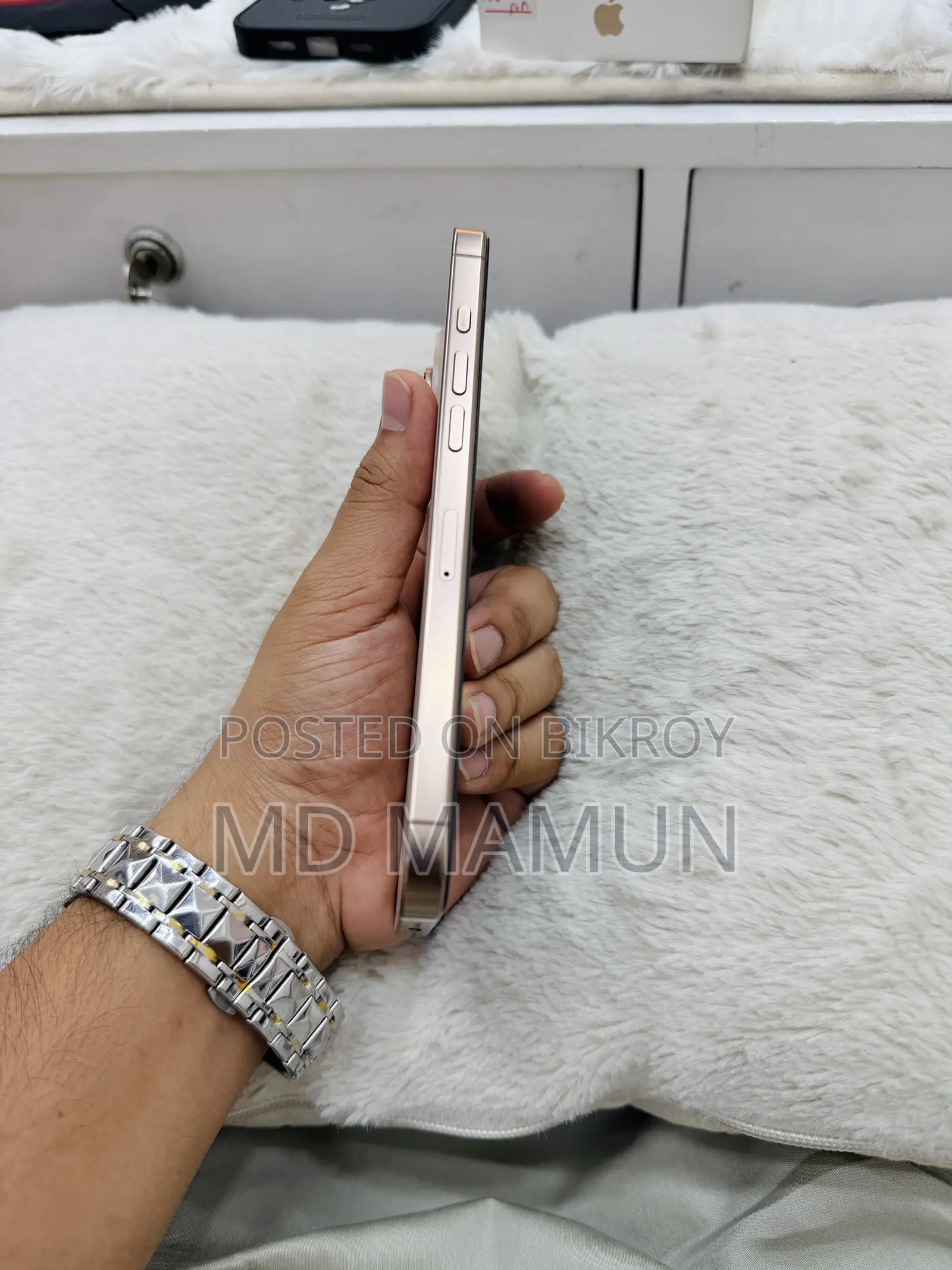 অ্যাপল আইফোন ১৬ প্রো ম্যাক্স ২৫৬ জিবি গোল্ড