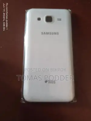 Samsung Galaxy J5 8 GB Gold