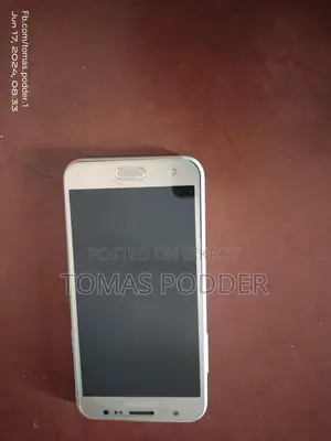 Samsung Galaxy J5 8 GB Gold