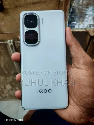 iQOO 256 GB White