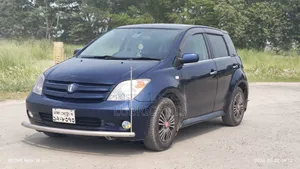 Toyota IST 2004 Blue