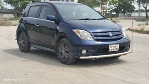Toyota IST 2004 Blue