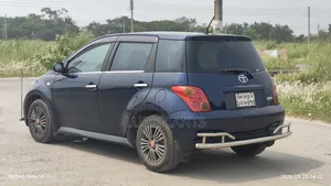 Toyota IST 2004 Blue