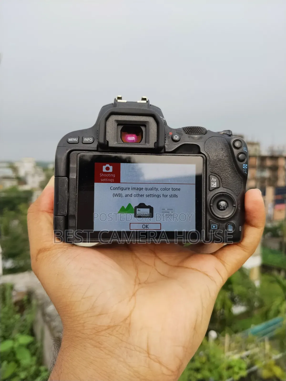 200D + 15-55mm Lens