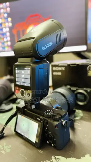 Godox V100 on-Camera Flash (Sony)