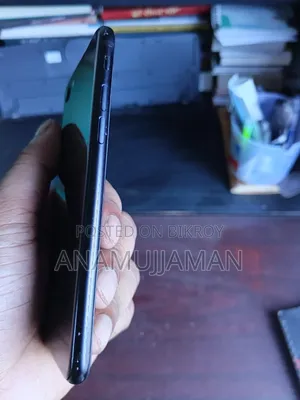 Apple iPhone SE 64 GB Black