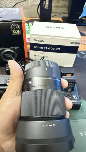 Sigma 30mm F/1.4 Dc Dn Sony Lens