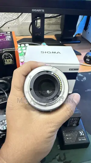 Sigma 30mm F/1.4 Dc Dn Sony Lens