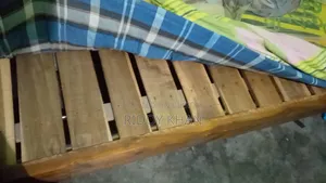 ৫ ফুট বাই ৭ ফিট আকাশমনি রেক