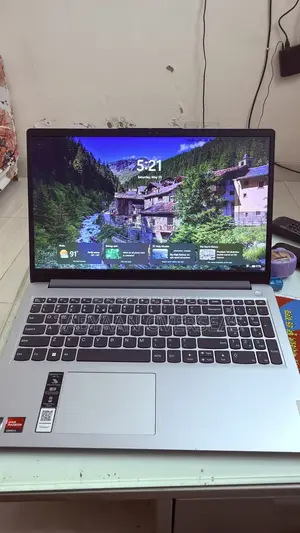 Laptop Lenovo IdeaPad 1 8GB AMD Ryzen 5 HDD+SSD 512GB