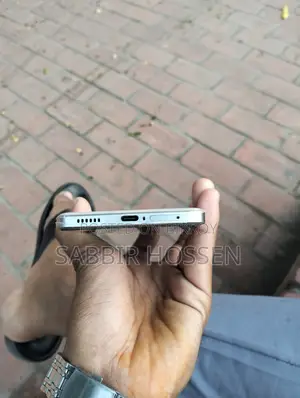 নতুন iQOO 256 GB সাদা