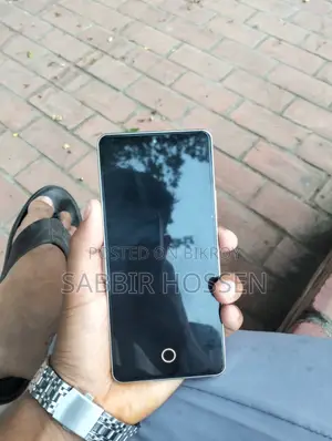 নতুন iQOO 256 GB সাদা