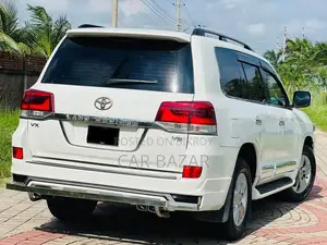 Toyota Land Cruiser 4.5 V8 GXR 2013 White