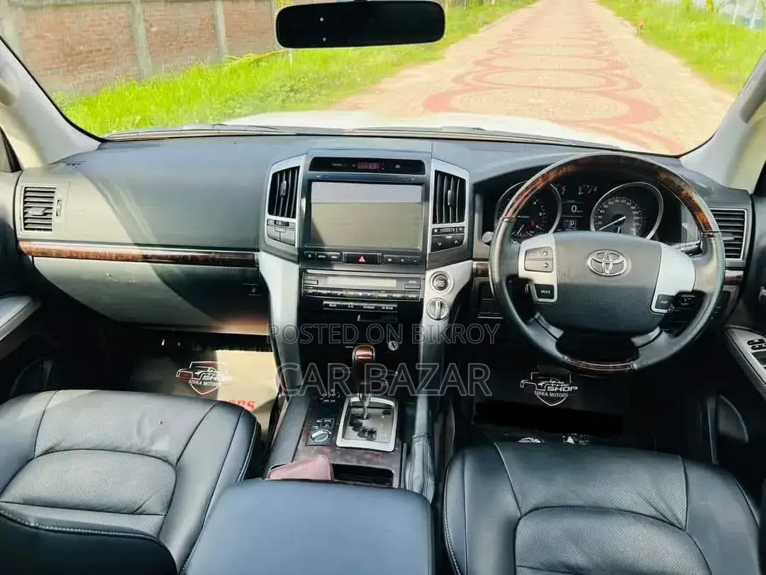 Toyota Land Cruiser 4.5 V8 GXR 2013 White