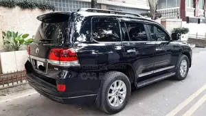 Toyota Land Cruiser 4.5 V8 VXR 2018 Black