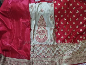 বেনারসি শাড়ি