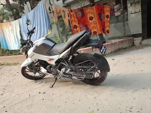 হিরো থ্রিলার ১৬০আর ৪ভি ২০২১ সাদা