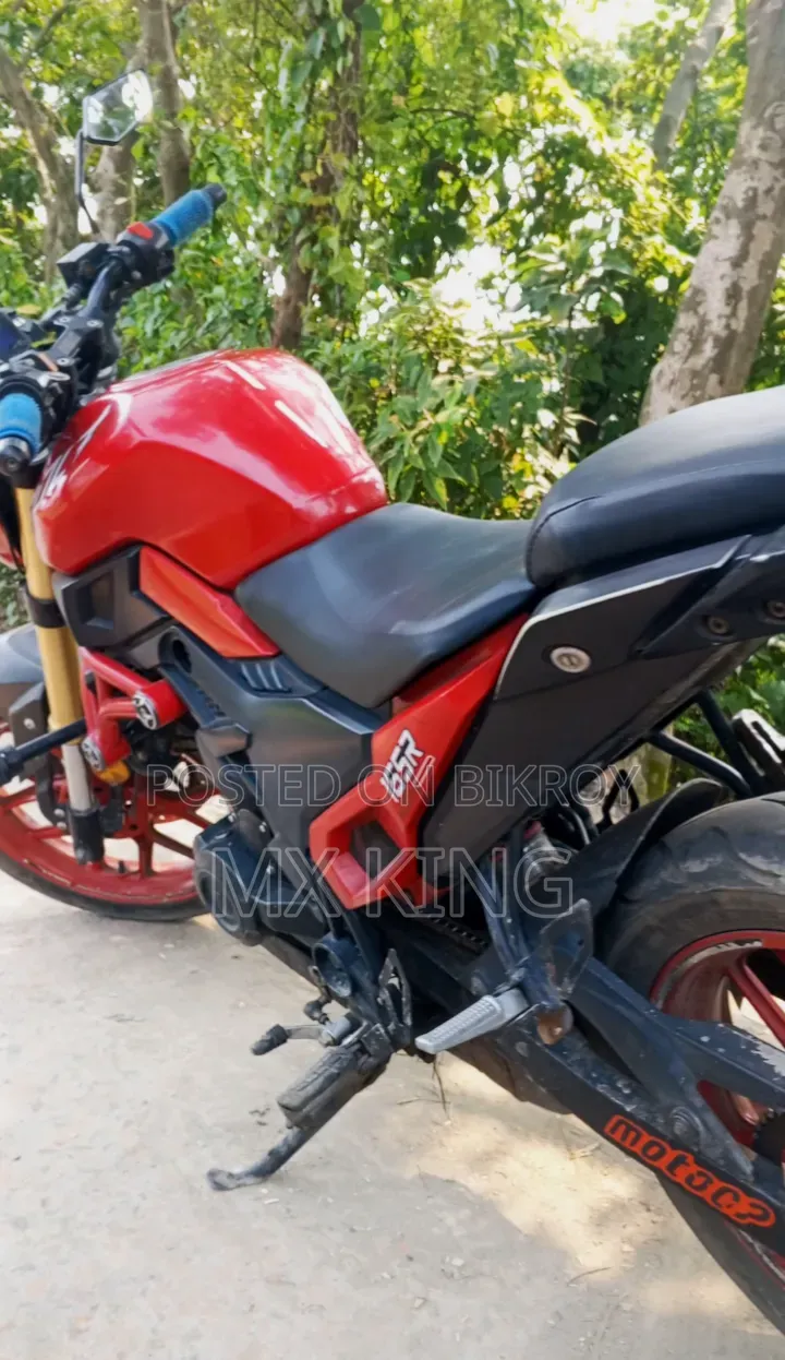 Runner Bolt 165R 2022 Red