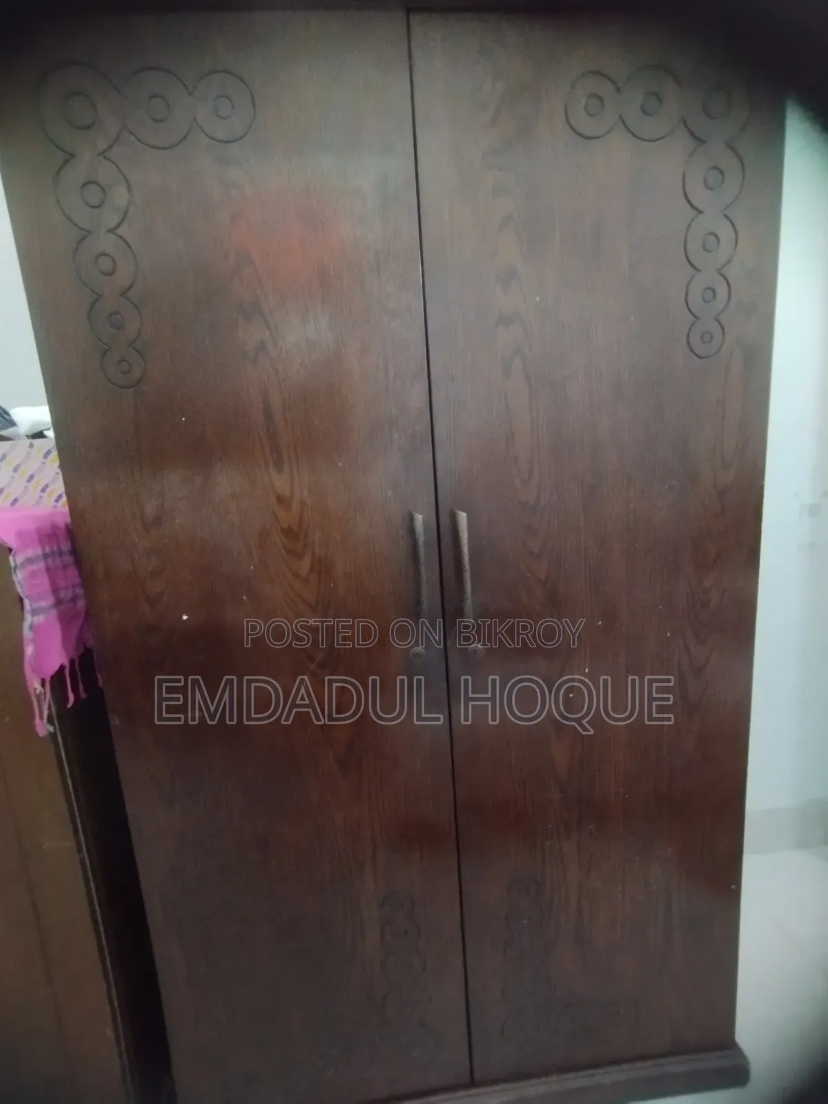 Oak Veneer Board Almirah