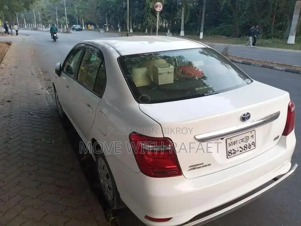 Toyota Axio 1.5 Hybrid 2WD 2017 White