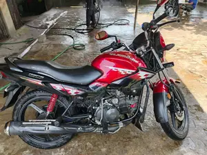 Hero Glamour 2025 Red