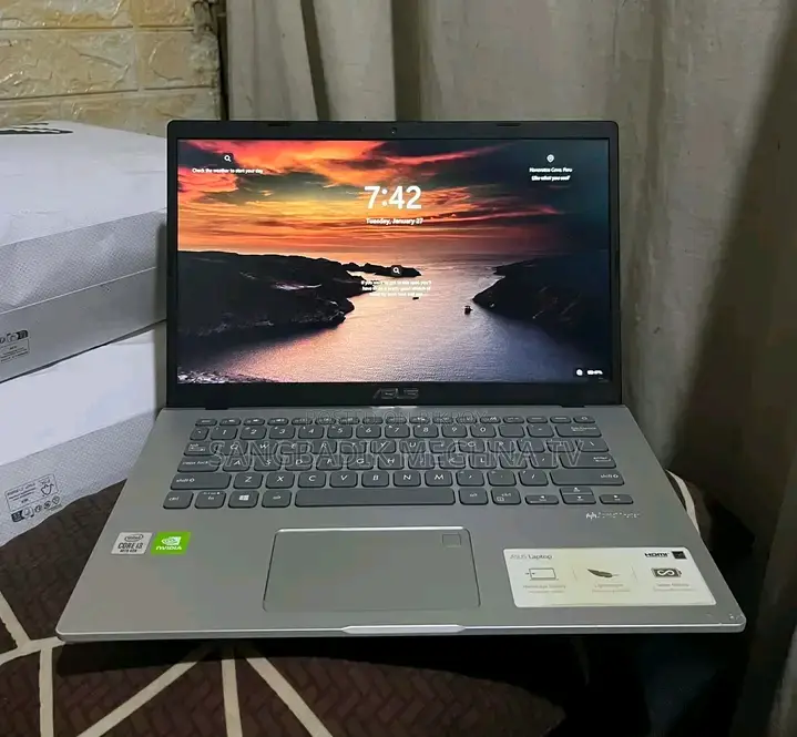 Laptop Asus 3GB Intel SSD 256GB