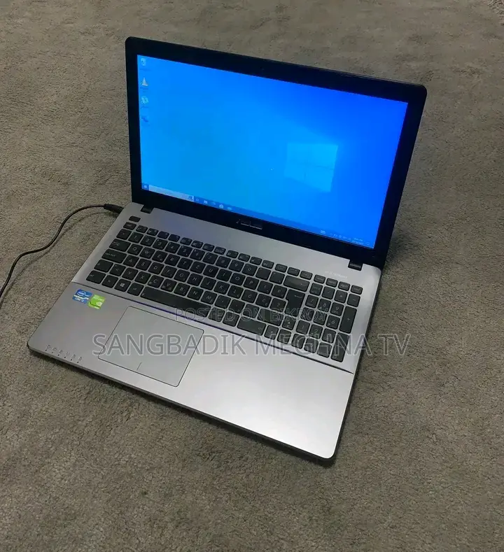 Laptop Asus 3GB Intel SSD 256GB