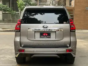 Toyota Land Cruiser Prado 2021 Gray