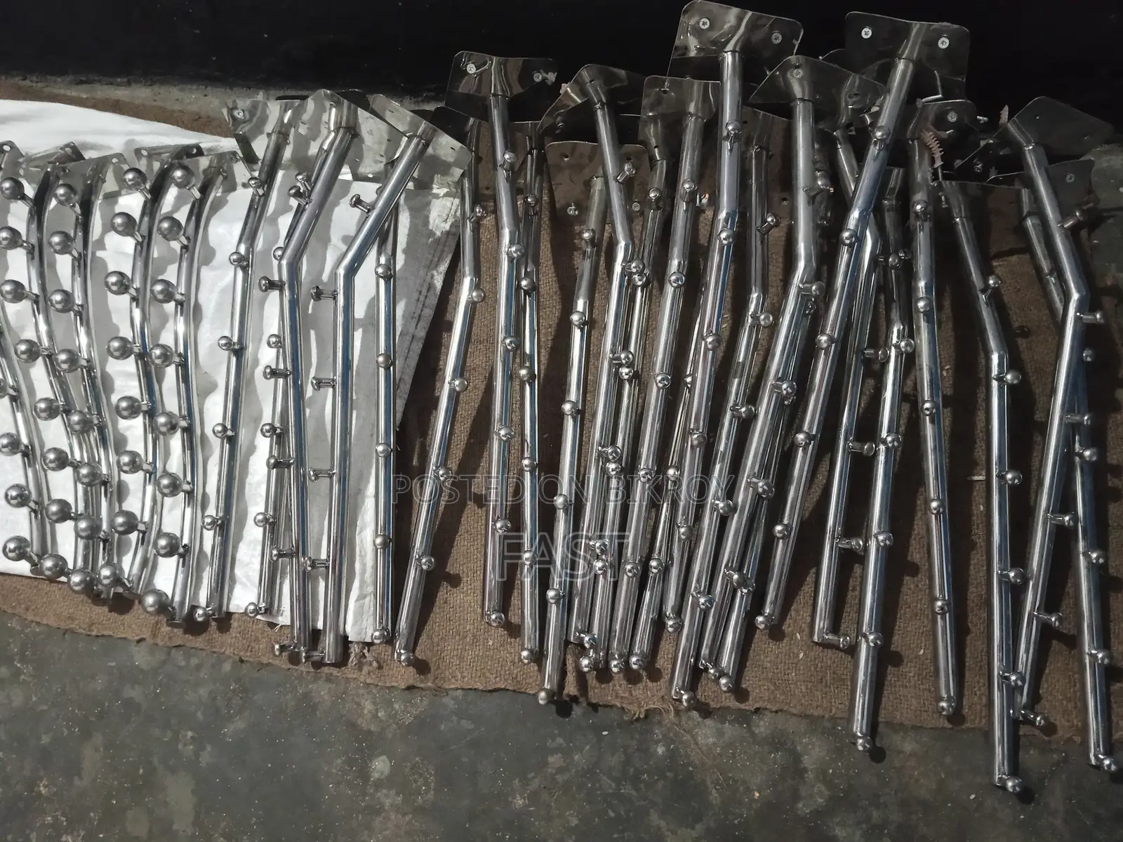 Showroom Hangers