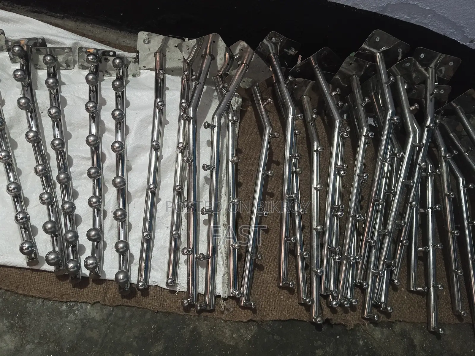 Showroom Hangers