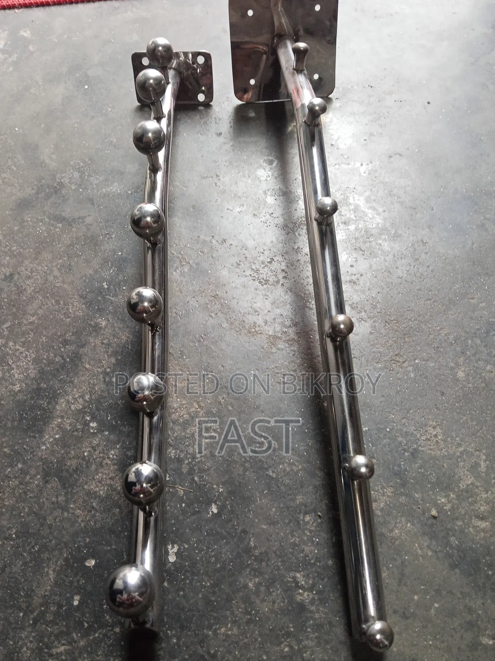 Showroom Hangers