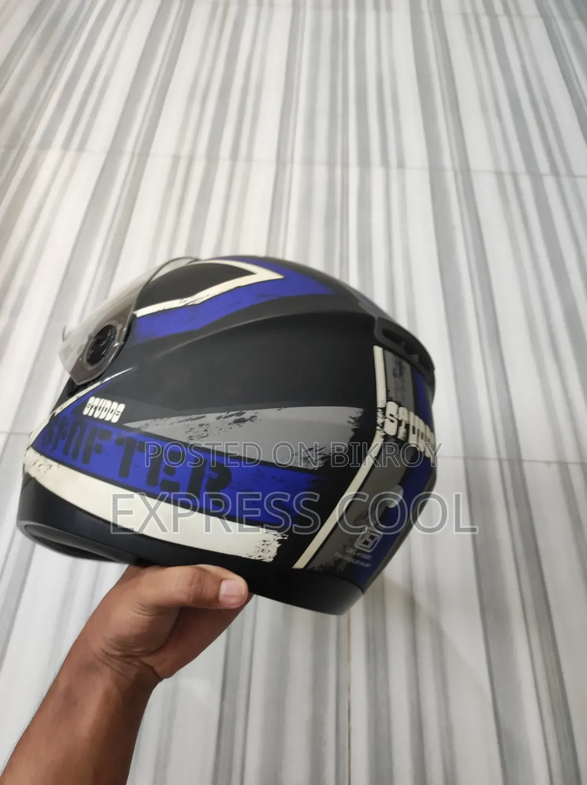 হেলমেট ২ দিন ব্যবহৃত