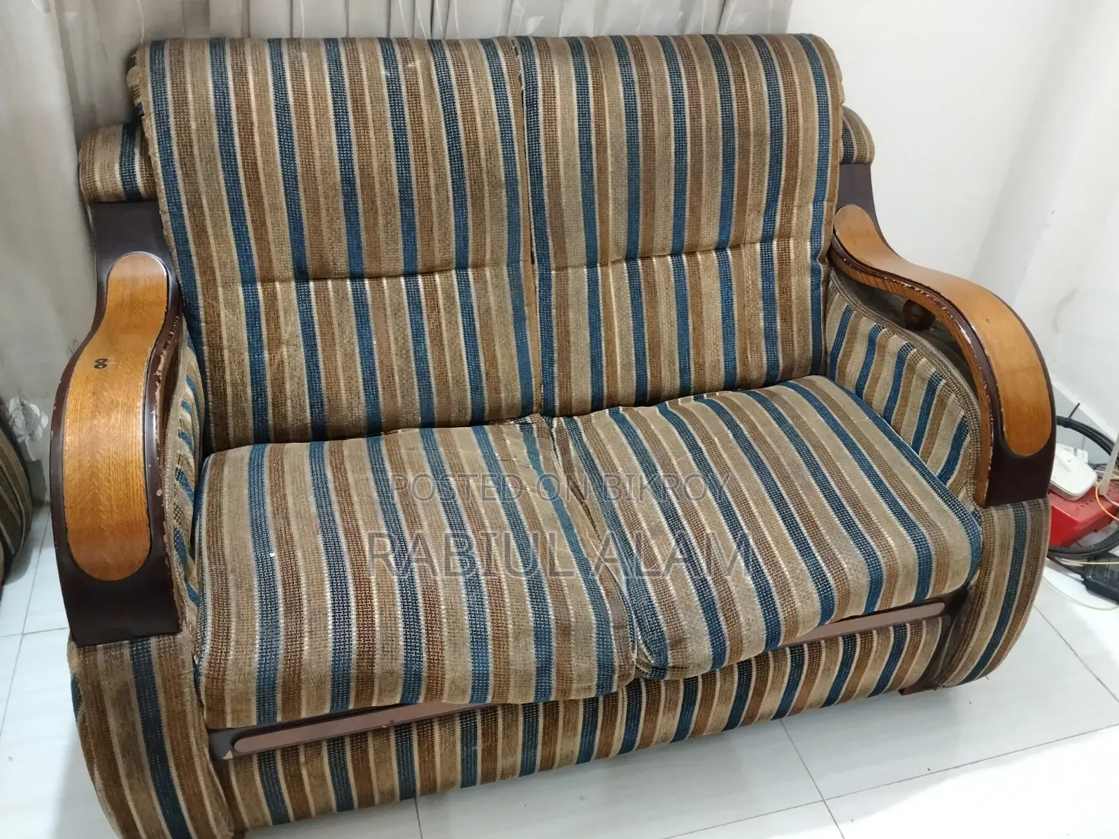 3 Set Sofa With Tea Table