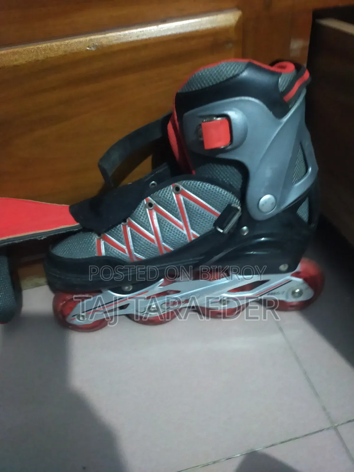 Tien-e Skating Shoe (Full Fresh Condition)