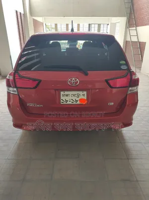 টয়োটা করোলা ফিল্ডার ২০১৮ মেরুন