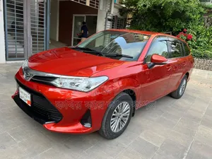 টয়োটা করোলা ফিল্ডার ২০১৮ মেরুন