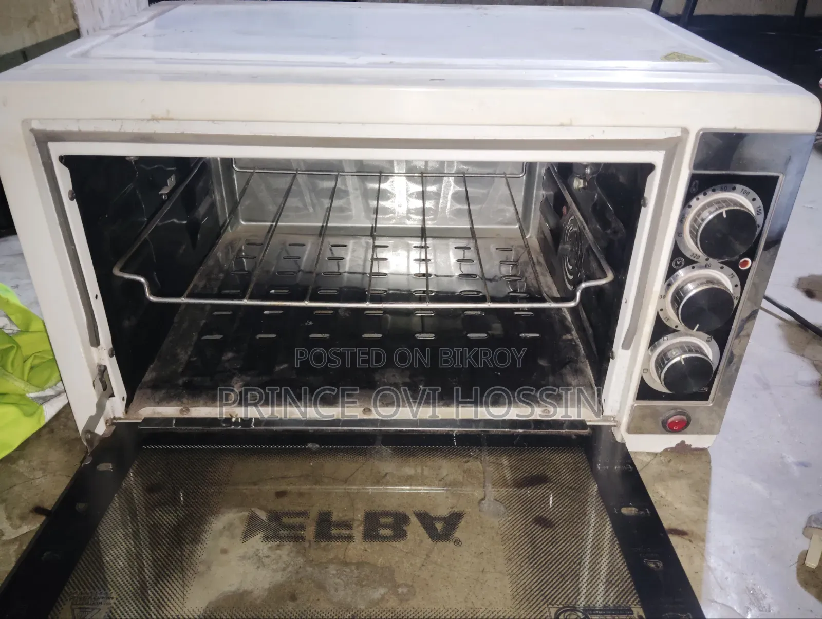 Electric Oven in Good Condition for Sale