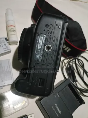 ক্যানোন ৭০০ ডি