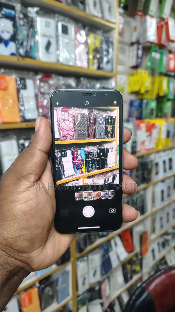 অ্যাপল আইফোন এক্স ২৫৬ জিবি সাদা