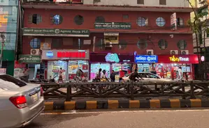 ব্যাংক / কর্পোরেট অফিস / শোরুমের জন্য আদর্শ বাণিজ্যিক দোকান ভাড়া হবে