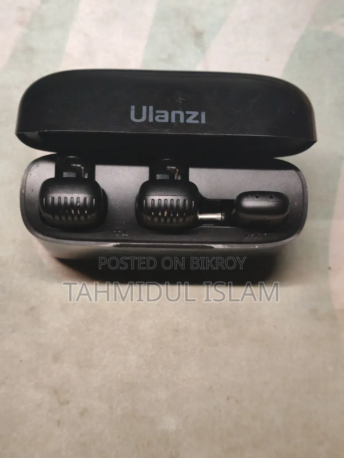 Ulanzi J12 2 Person Wireless Microphone