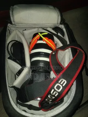 Canon 700 D